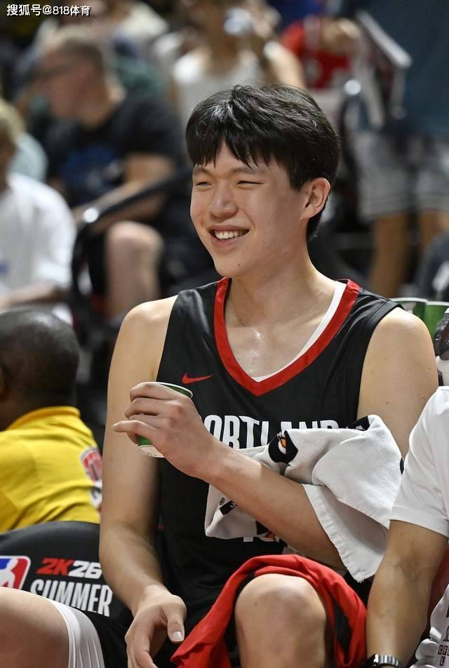 王博调侃杨瀚森:他要感谢我!CBA季后赛充足锻炼又让他那么早来NBA