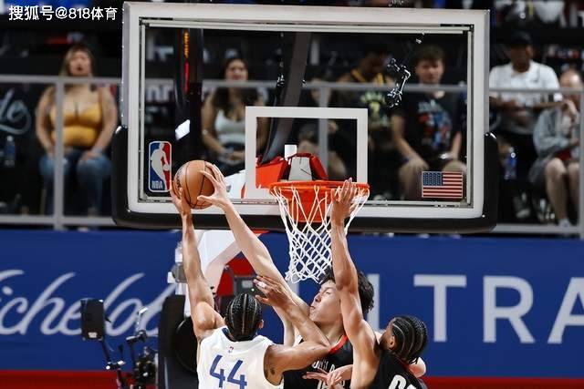 王博调侃杨瀚森:他要感谢我!CBA季后赛充足锻炼又让他那么早来NBA