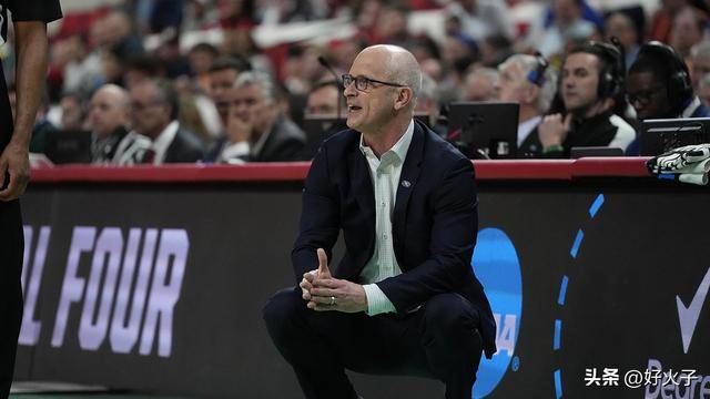 尽管拒绝了湖人队，康涅狄格大学的丹·赫尔利是否仍将执教NBA？